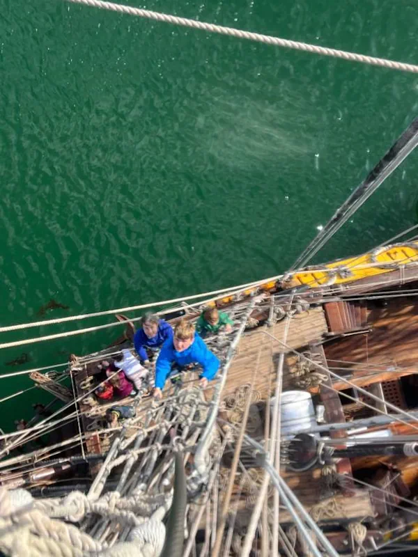 На мачте фрегата «Штандарт»