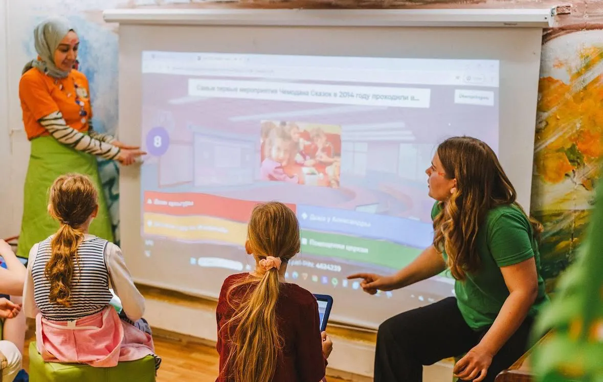 Дарина - преподаватель чемодана